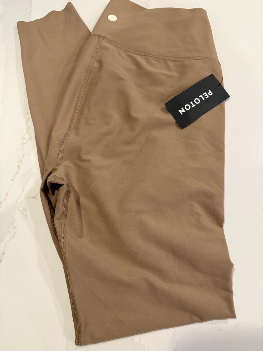 Peloton Soft Sport Leggings 130 – Women’s Large – NWT – Soft Taupe/Brown